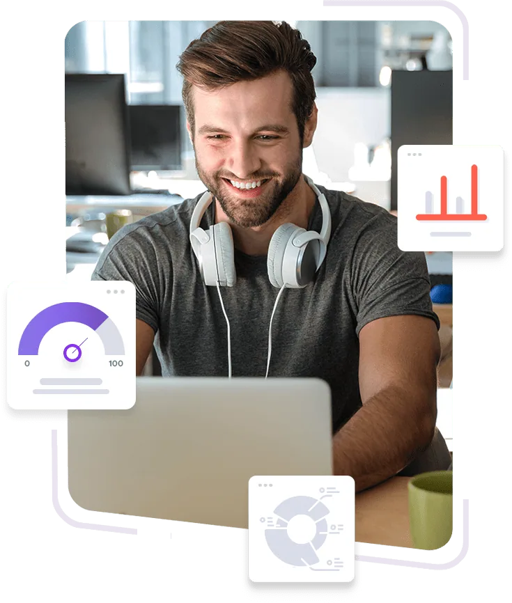 Desarrollador sonriente con auriculares trabajando en un portátil junto a widgets de analítica
